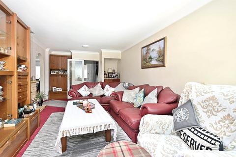 3 bedroom semi-detached house for sale, Cotswold Close, Hampshire GU14