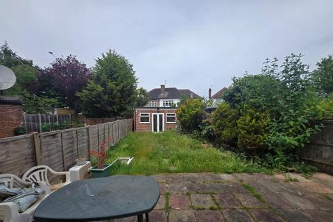 3 bedroom semi-detached house for sale, Sussex Way, Cockfosters, EN4