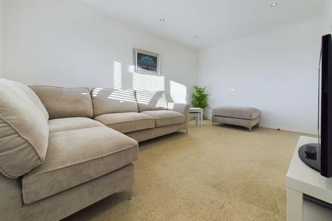2 bedroom flat for sale, Forster Court, Gateshead NE9