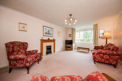 4 bedroom detached house for sale, Starfield, Crowborough