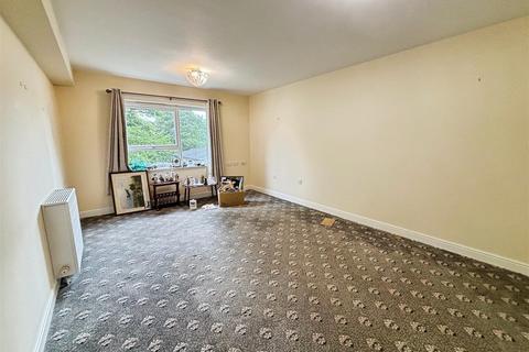 2 bedroom flat for sale, Baldwin Lane, Bradford BD14