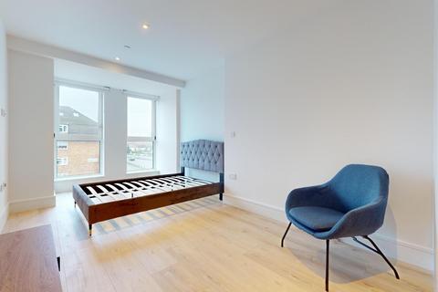 Studio to rent, Beverley Way