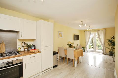3 bedroom semi-detached house for sale, East Close, Cawston, Rugby