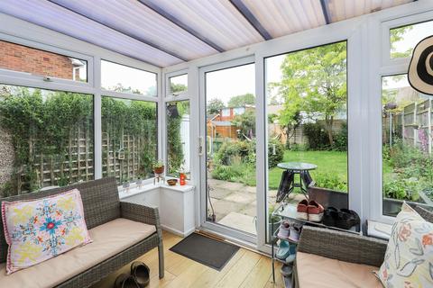 3 bedroom semi-detached house for sale, Glendale Drive, Wombourne, Wolverhampton