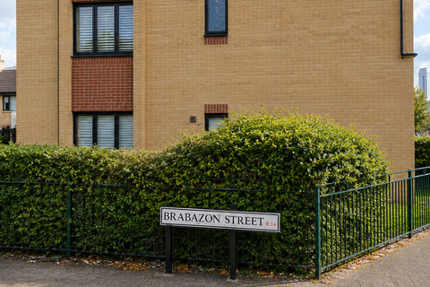 1 bedroom in a flat share to rent, Brabazon Street, London E14