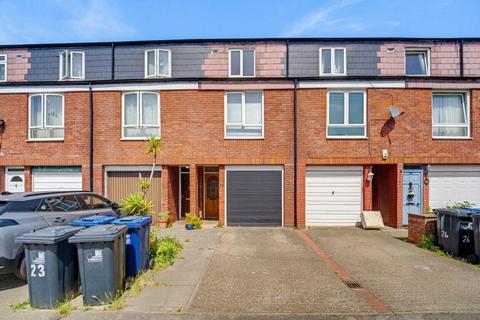 Charles Rd. W13