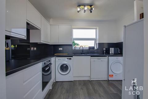 3 bedroom terraced house for sale, Selsey Avenue, Clacton-On-Sea CO15