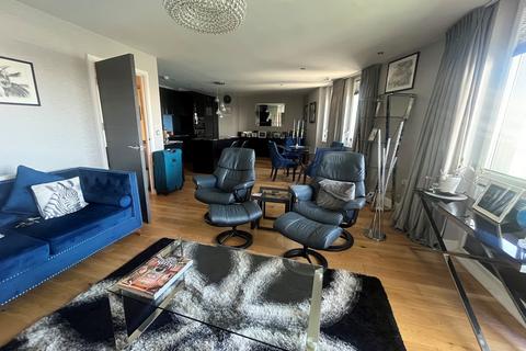 3 bedroom flat to rent, Sirius, 2 The Boardwalk, BN2
