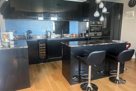 3 bedroom flat to rent, Sirius, 2 The Boardwalk, BN2