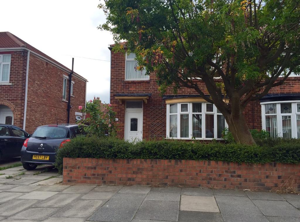 Heythrop Drive, Middlesbrough TS5 3 bed semidetached house £600 pcm