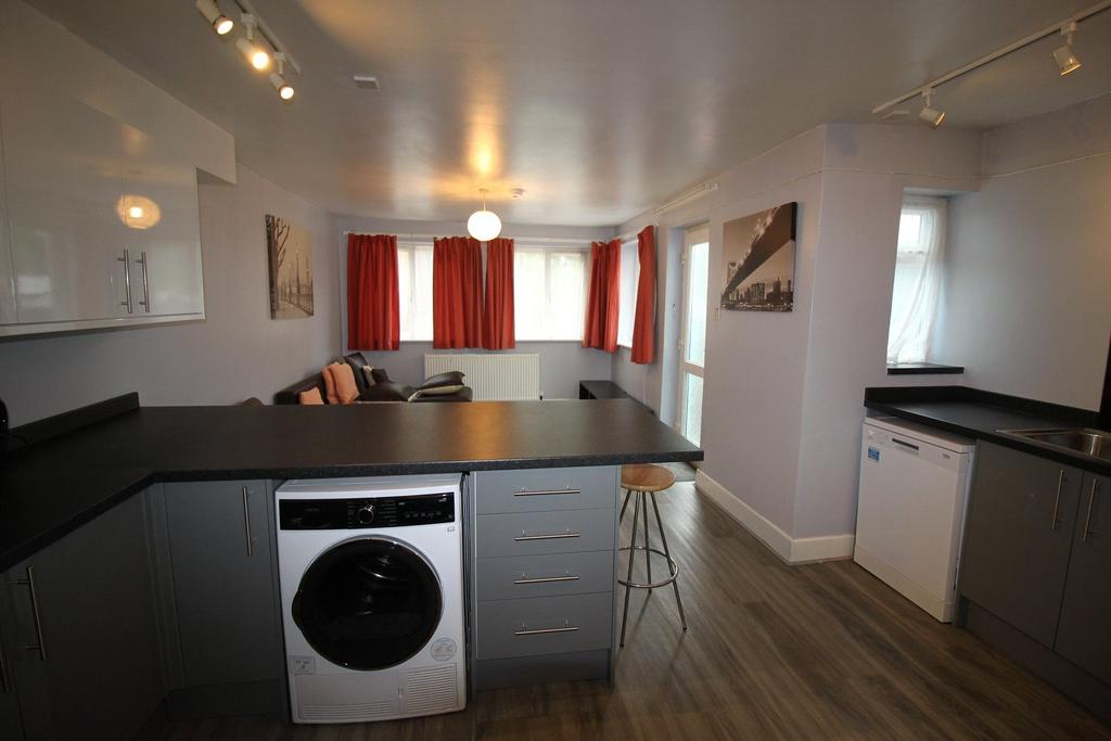 Broad Green, Southampton, SO14 - View 4
