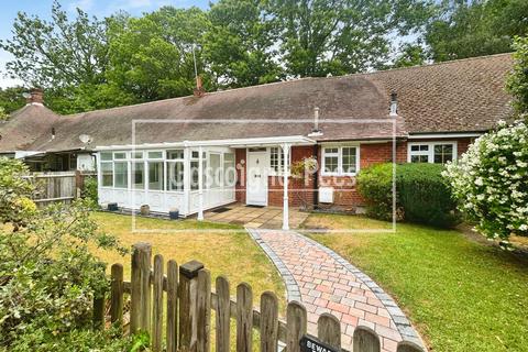 2 bed cottage for rent in Victoria Hill Road, Fleet, GU51