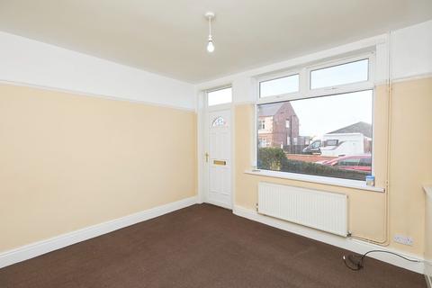 3 bedroom semi-detached house to rent, Leamoor Avenue, Somercotes, DE55
