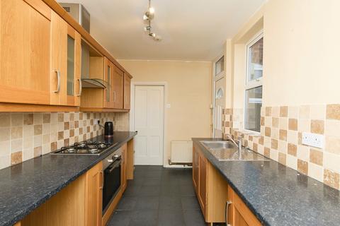 3 bedroom semi-detached house to rent, Leamoor Avenue, Somercotes, DE55
