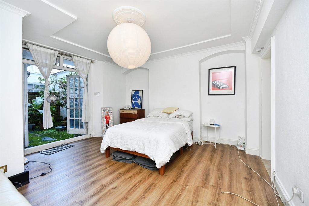 Apartment in Brighton, Kemptown - More