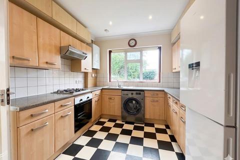 4 bedroom detached house to rent, Selvage Lane, Mill Hill, NW7