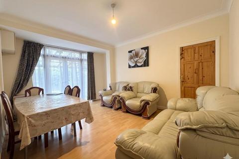 4 bedroom detached house to rent, Selvage Lane, Mill Hill, NW7