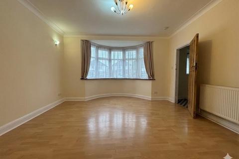 4 bedroom detached house to rent, Selvage Lane, Mill Hill, NW7