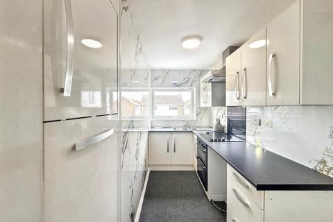 2 bedroom flat for sale, Sunningdale Close, Chapel St. Leonards, PE24