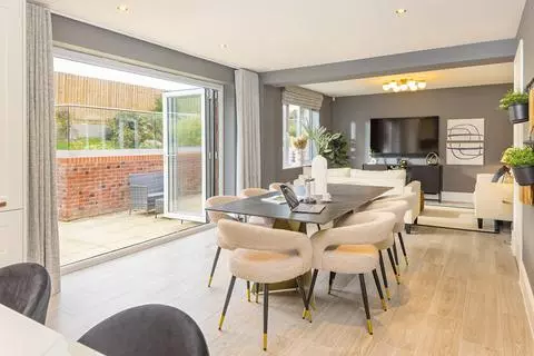 4 bedroom detached house for sale - View 2