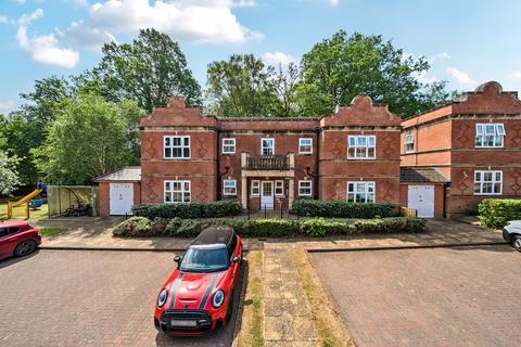 1 bedroom flat for sale, Franklin Court, Godalming GU8