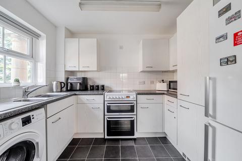 1 bedroom flat for sale, Franklin Court, Godalming GU8