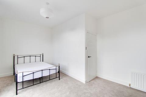 2 bedroom flat to rent, Newhaven Road, Croydon, SE25
