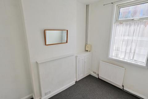 2 bedroom terraced house to rent, Vecqueray Street, Coventry CV1