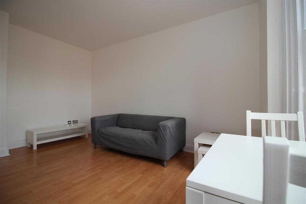 Apartment in Leicester, City of Leicester - View 3