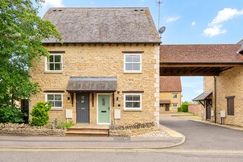 3 bedroom semi-detached house for sale, London Road, Wollaston, Northamptonshire, NN29