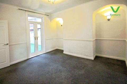 3 bedroom terraced house to rent, Duke Street, Bishop Auckland