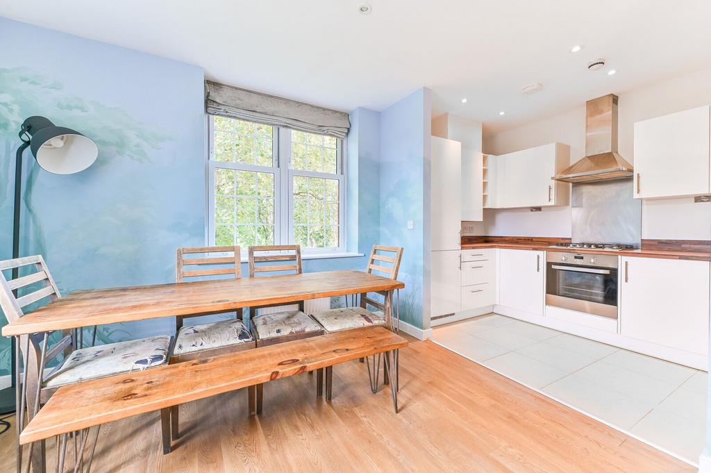 Apartment in Carshalton - View 2