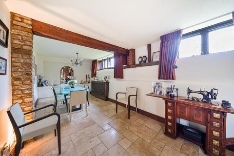 3 bedroom end of terrace house for sale, Landsdowne, London Colney, St. Albans, AL2