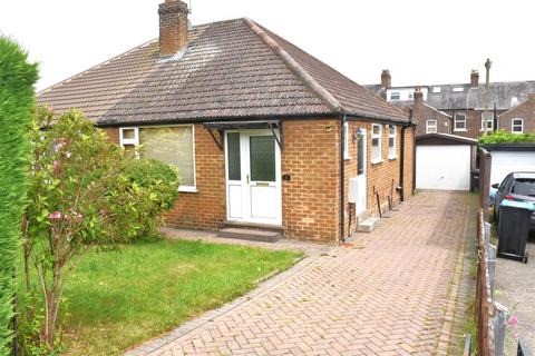2 bed bungalow for rent in Wedderburn Close, Harrogate