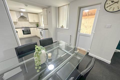 5 bedroom house to rent, 84 Adelaide Road, L7 8SQ,