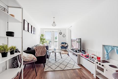 2 bedroom flat to rent, Grand Union House, Stoke Road, Slough, SL2