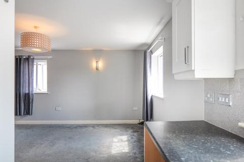 2 bedroom flat for sale, Wheaton Avenue, Leeds LS15