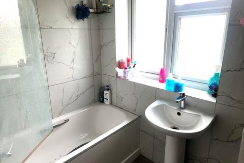 4 bedroom semi-detached house to rent, Perry Close, Uxbridge, Greater London, UB8