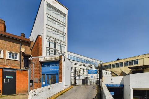 Office to rent, 290-296 Green Lanes London N13 5TW