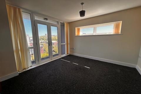 2 bedroom flat for sale, North Side, GATESHEAD