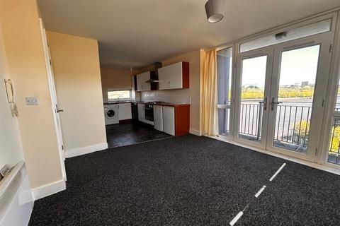 2 bedroom flat for sale, North Side, GATESHEAD