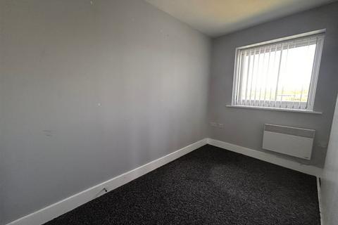 2 bedroom flat for sale, North Side, GATESHEAD