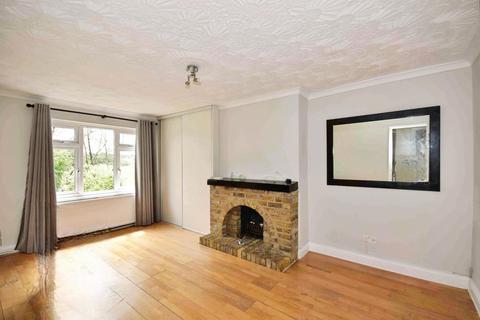 2 bedroom maisonette to rent, River Way, Loughton IG10