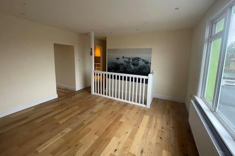 2 bedroom flat to rent, Lower Addiscombe Road, Croydon