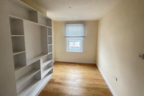 2 bedroom flat to rent, Lower Addiscombe Road, Croydon