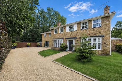 6 bedroom detached house for sale, Broome Close, Yateley, Hampshire, GU46