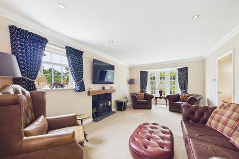 6 bedroom detached house for sale, Broome Close, Yateley, Hampshire, GU46