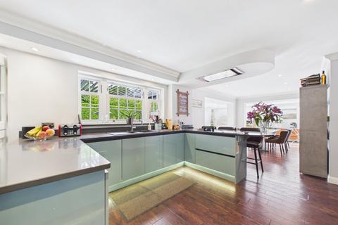 6 bedroom detached house for sale, Broome Close, Yateley, Hampshire, GU46