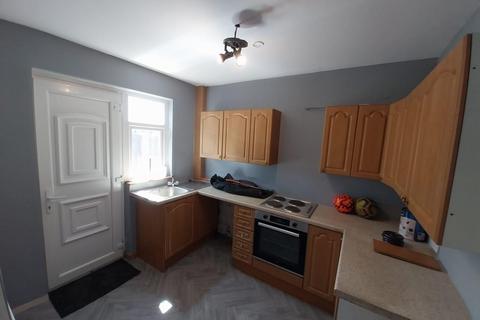 2 bedroom terraced house to rent, Holt Street, Leigh
