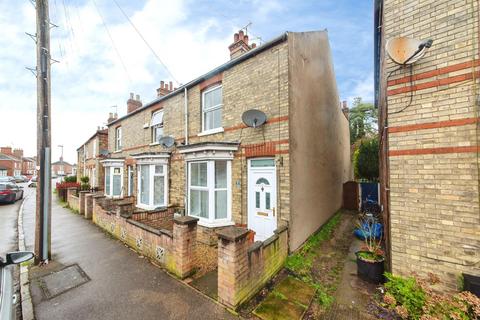 2 bed house for rent in Regent Street, SPALDING